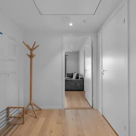Northstay - Nyholmen Sea Front Apartment טרומסה