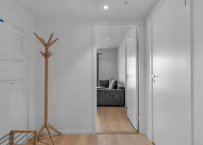 Northstay - Nyholmen Sea Front, Ocean & Mountain Views, Sleeps 6 Tromsø