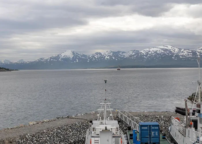 Northstay - Nyholmen Sea Front, Ocean & Mountain Views, Sleeps 6 Tromsø