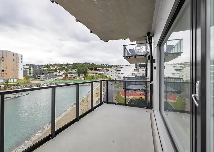 Northstay - Nyholmen Sea Front, Ocean & Mountain Views, Sleeps 6 *