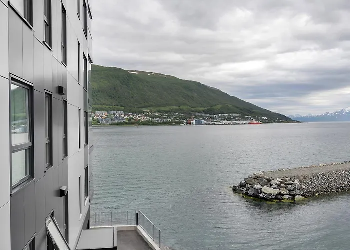 Northstay - Nyholmen Sea Front, Ocean & Mountain Views, Sleeps 6 Appartement